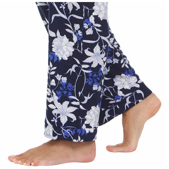 Flora Nikrooz Ladies Notch collar 2 piece Pajama Set, Blue Floral (XXL) - Picture 5 of 7